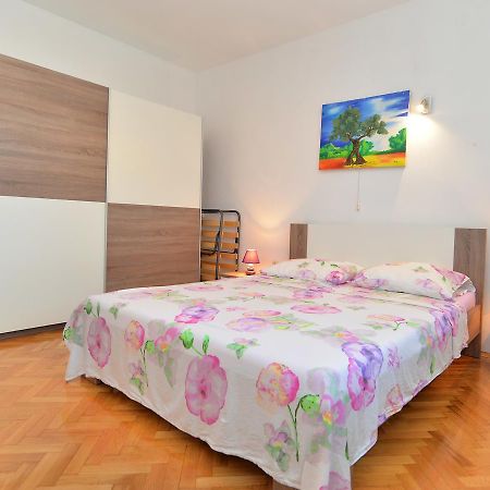Apartments Gracijano 1724 Ližnjan Buitenkant foto