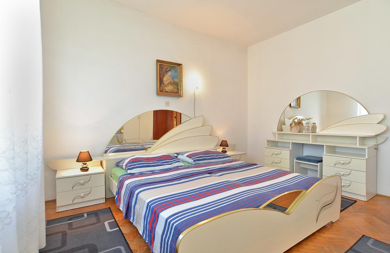 Apartments Gracijano 1724 Ližnjan Buitenkant foto
