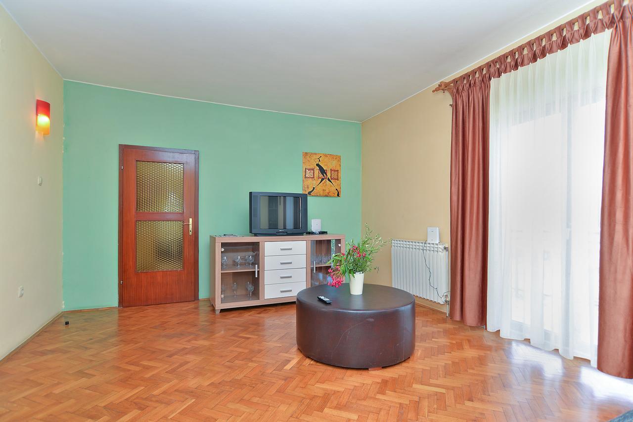 Apartments Gracijano 1724 Ližnjan Buitenkant foto