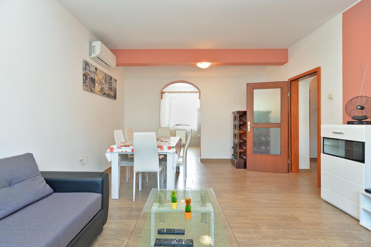 Apartments Gracijano 1724 Ližnjan Buitenkant foto
