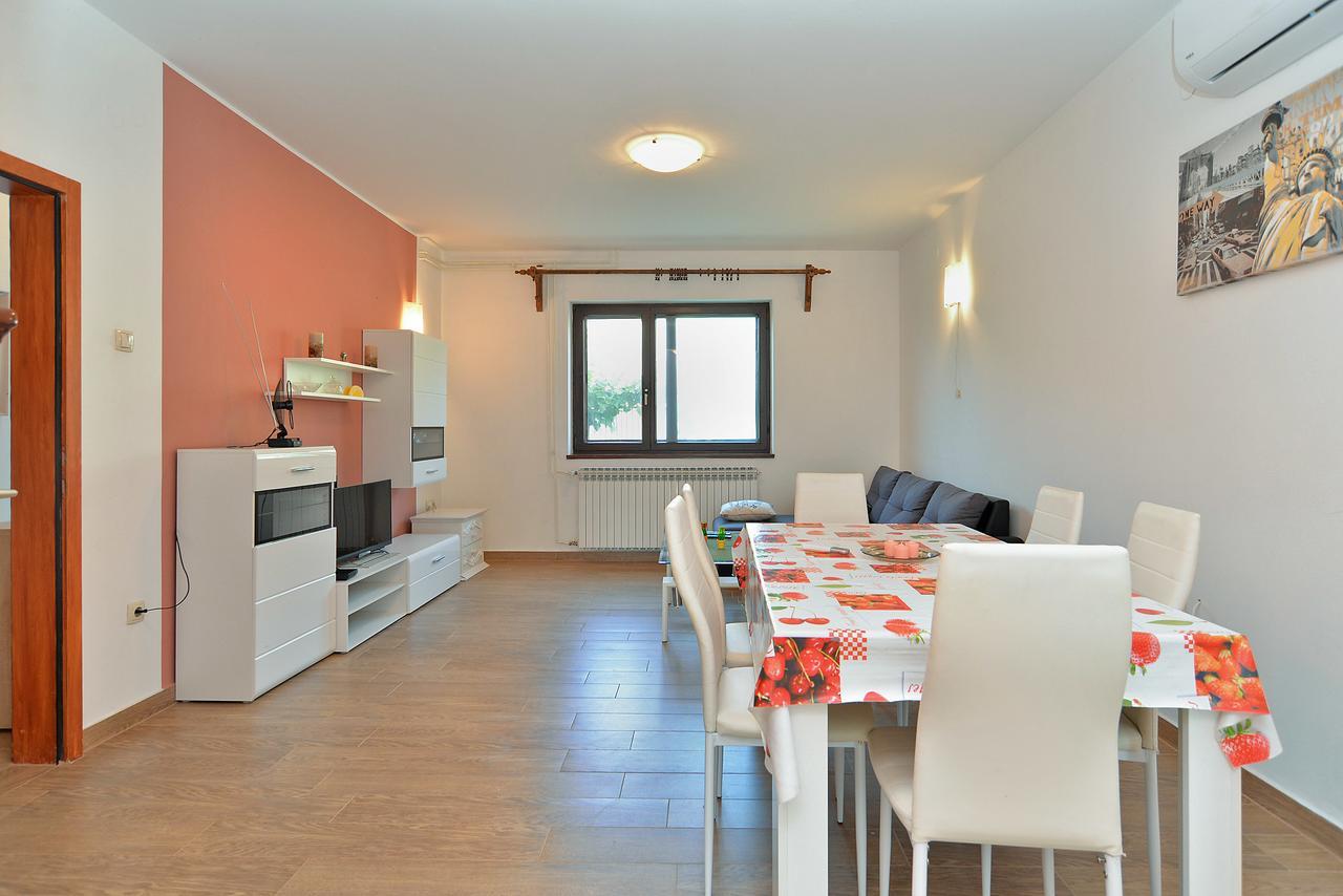 Apartments Gracijano 1724 Ližnjan Buitenkant foto